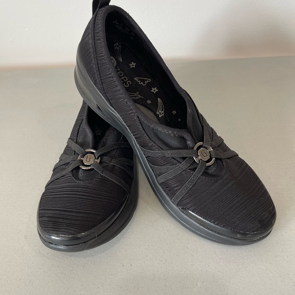 Bzees Slip on Rosie shoe in a women's size 9.5 work comfort walking career - Picture 11 of 11